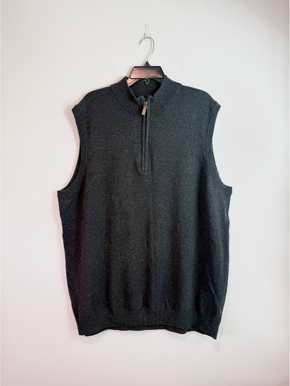 Roundtree & Yorke Men's 2XT Gray Sleeveless Quarter-Zip Sweater Vest